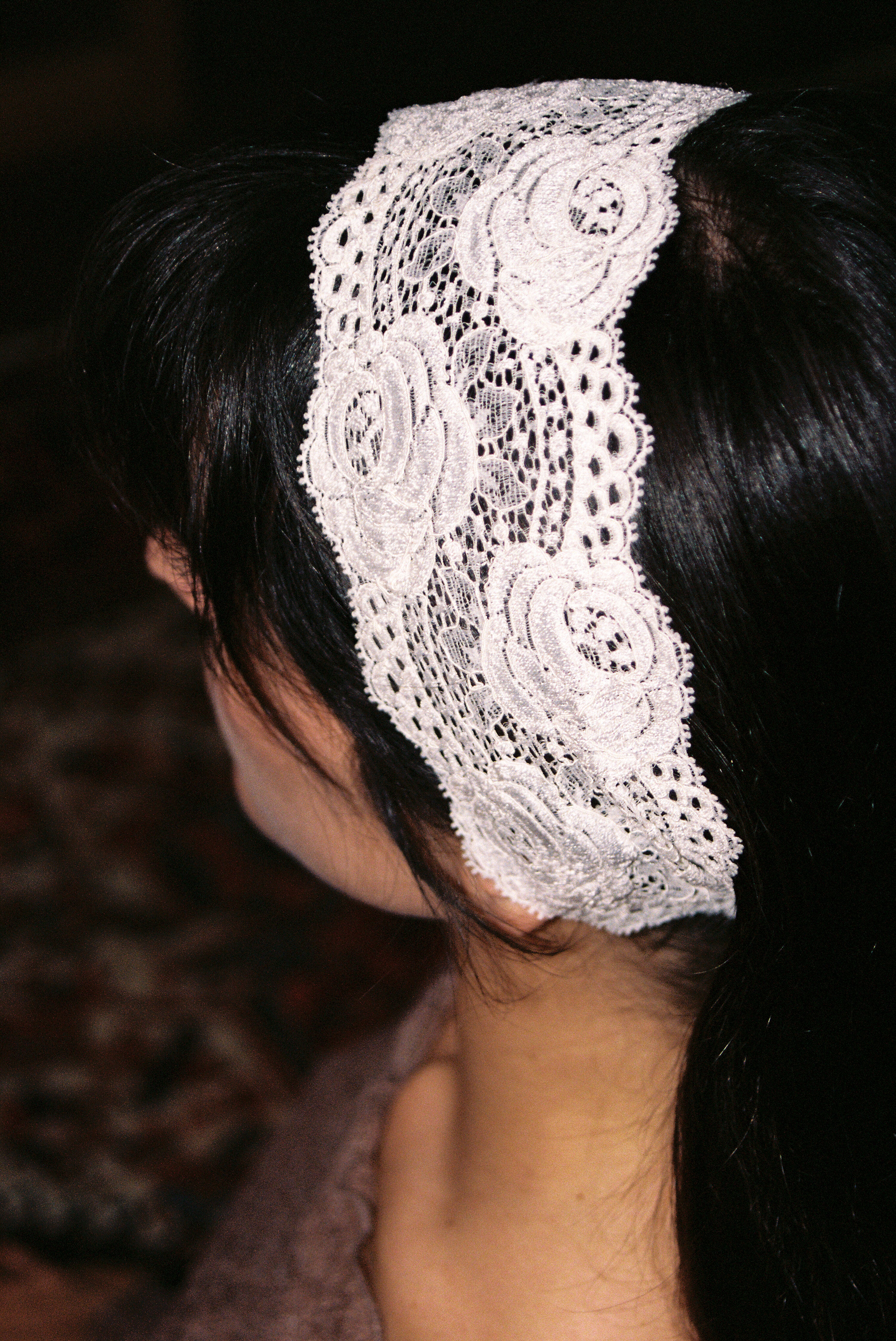 accessoire cheveux de type bandeau dentelle de calais fait en france de couleur ivoire